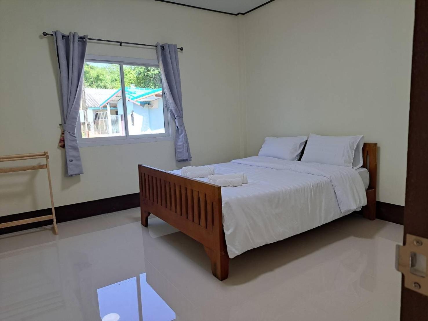 Lomtalay Resort Trat Laem Ngop Exterior photo