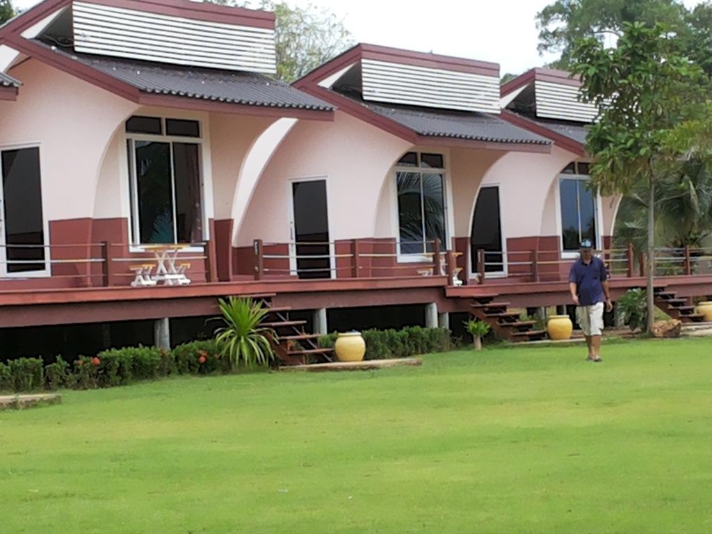 Lomtalay Resort Trat Laem Ngop Exterior photo