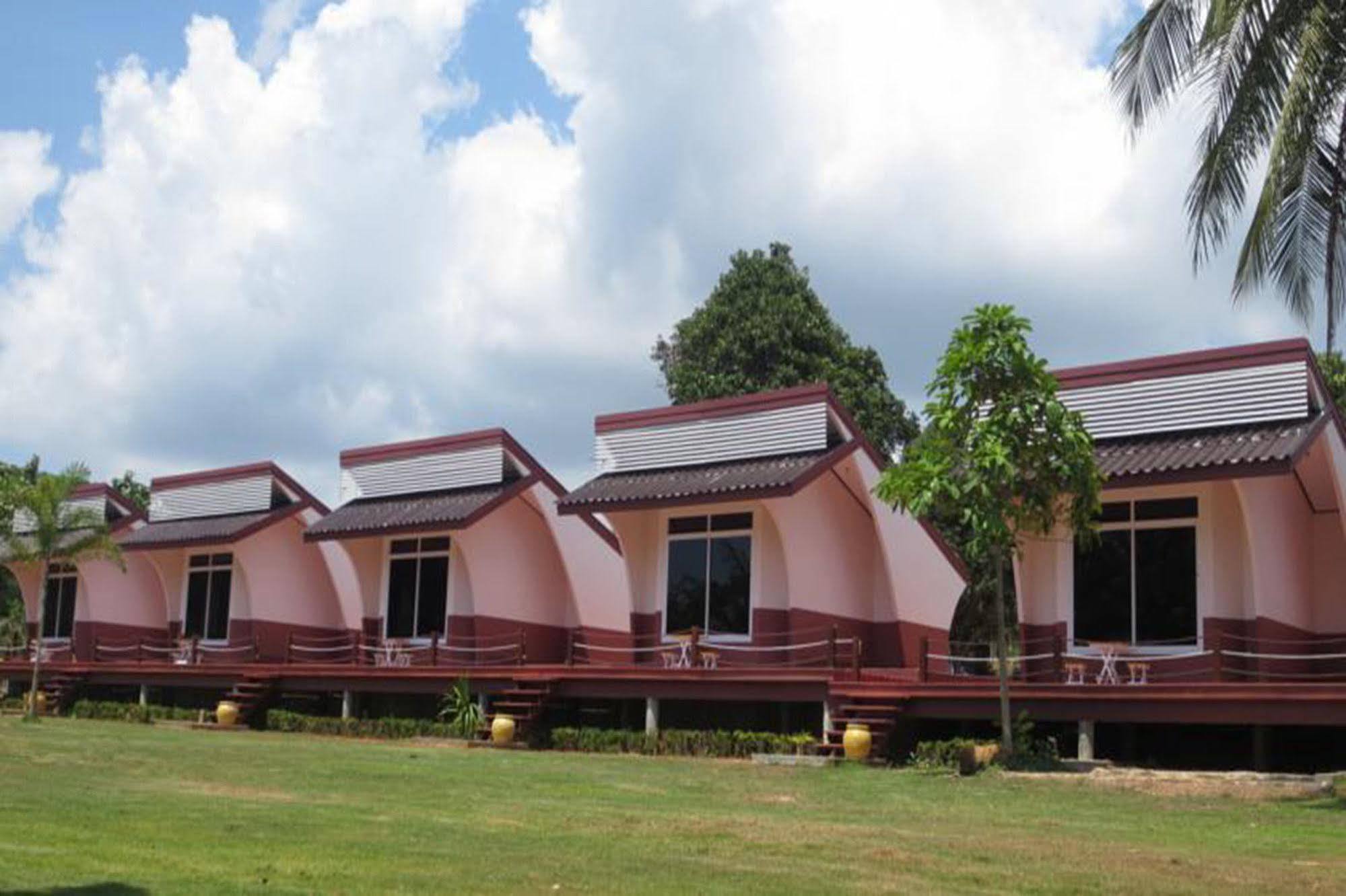 Lomtalay Resort Trat Laem Ngop Exterior photo