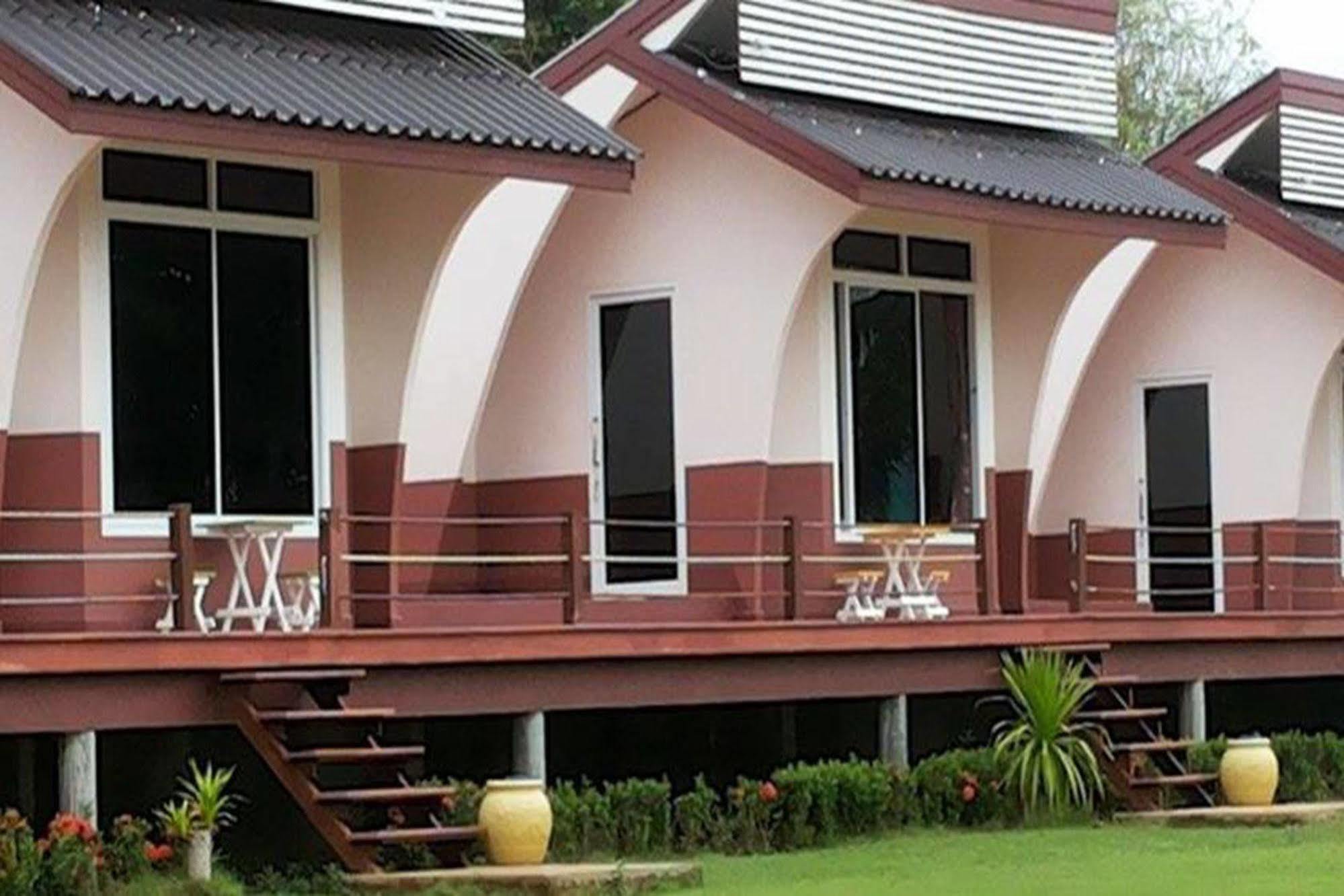 Lomtalay Resort Trat Laem Ngop Exterior photo