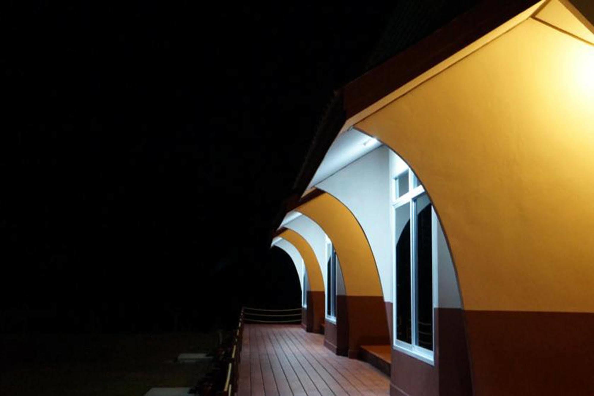 Lomtalay Resort Trat Laem Ngop Exterior photo