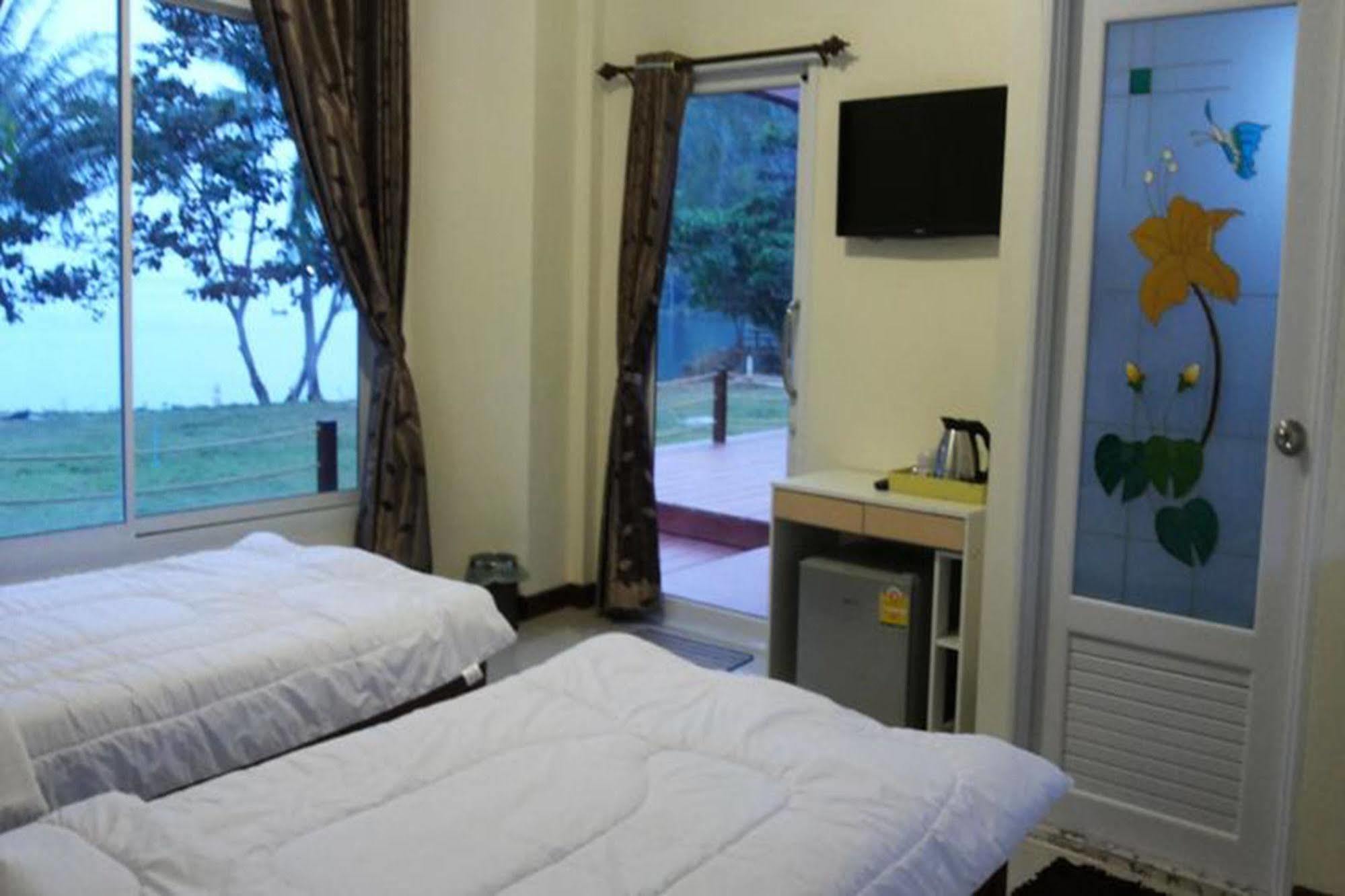 Lomtalay Resort Trat Laem Ngop Exterior photo