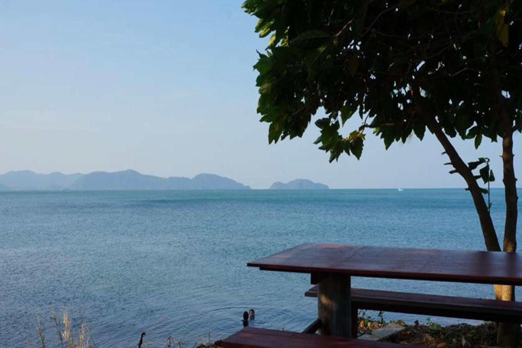 Lomtalay Resort Trat Laem Ngop Exterior photo